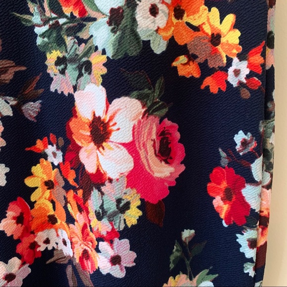 Agnes and Dora Navy Floral Pattern Pencil Skirt - Picture 3 of 4